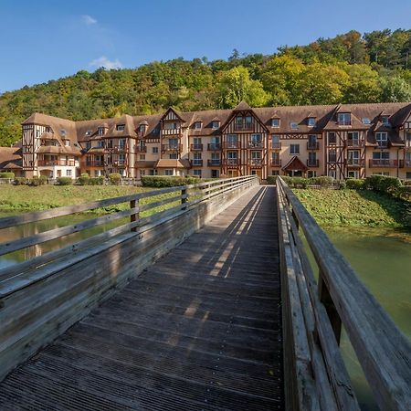 Karma Manoir Des Deux Amants Aparthotel Connelles Bagian luar foto
