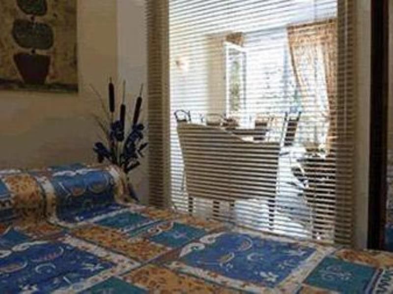 Karma Manoir Des Deux Amants Aparthotel Connelles Bagian luar foto