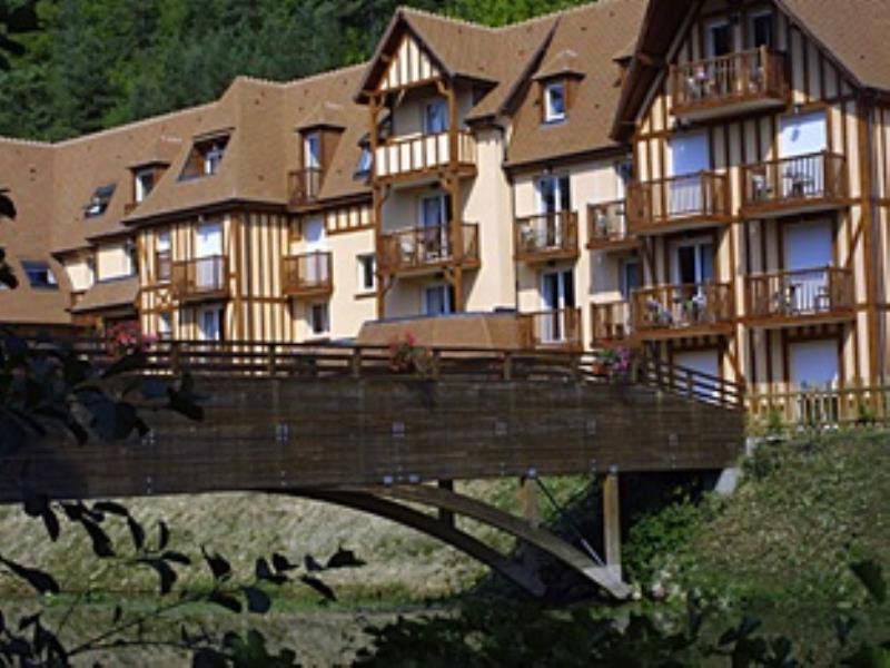 Karma Manoir Des Deux Amants Aparthotel Connelles Bagian luar foto