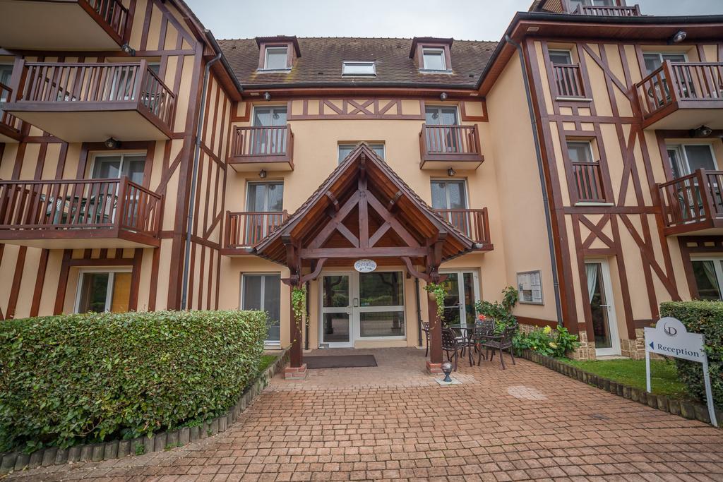 Karma Manoir Des Deux Amants Aparthotel Connelles Bagian luar foto