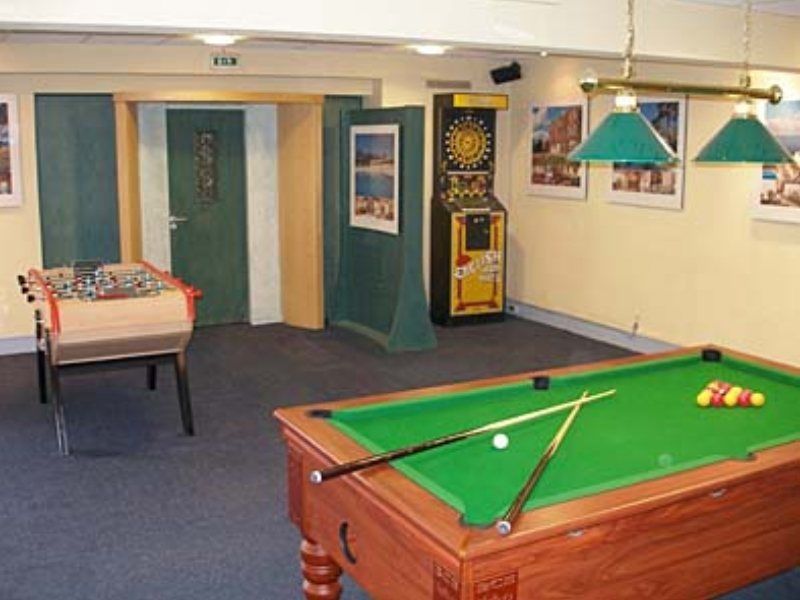 Karma Manoir Des Deux Amants Aparthotel Connelles Bagian luar foto