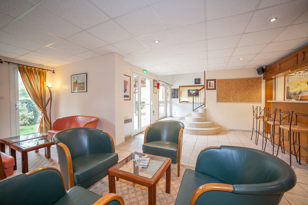 Karma Manoir Des Deux Amants Aparthotel Connelles Bagian luar foto