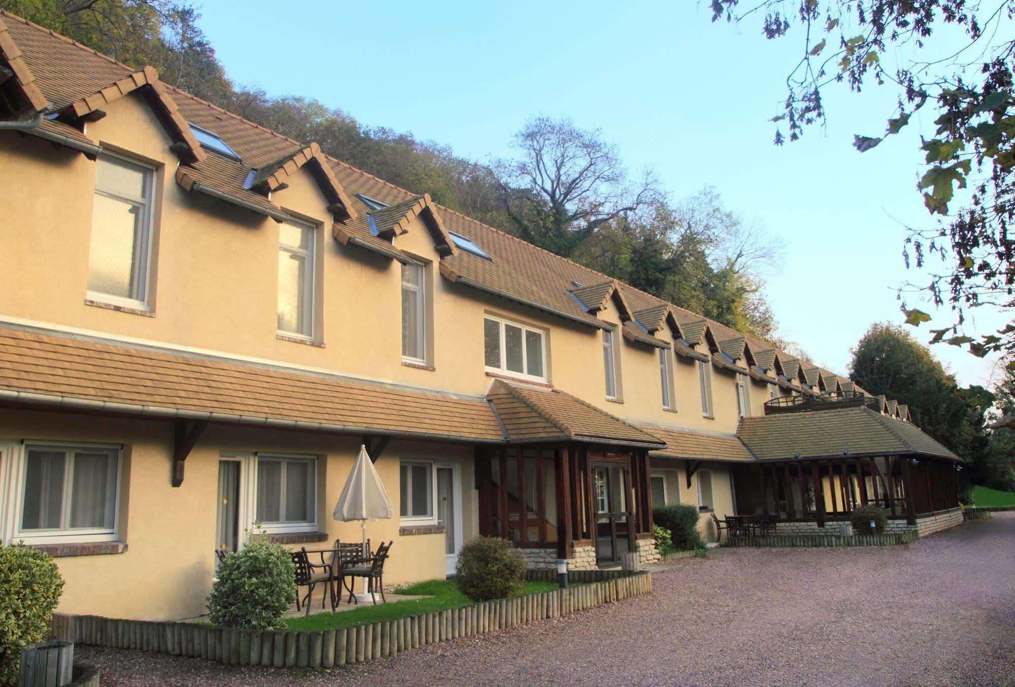 Karma Manoir Des Deux Amants Aparthotel Connelles Bagian luar foto
