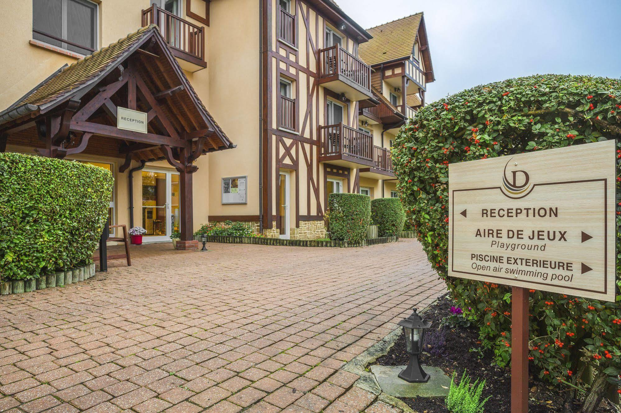 Karma Manoir Des Deux Amants Aparthotel Connelles Bagian luar foto