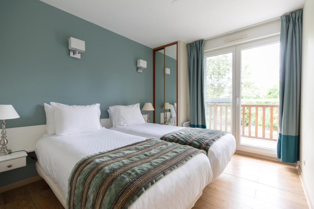 Karma Manoir Des Deux Amants Aparthotel Connelles Bagian luar foto